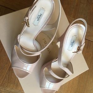 Prada nude patent stiletto platform pumps w box